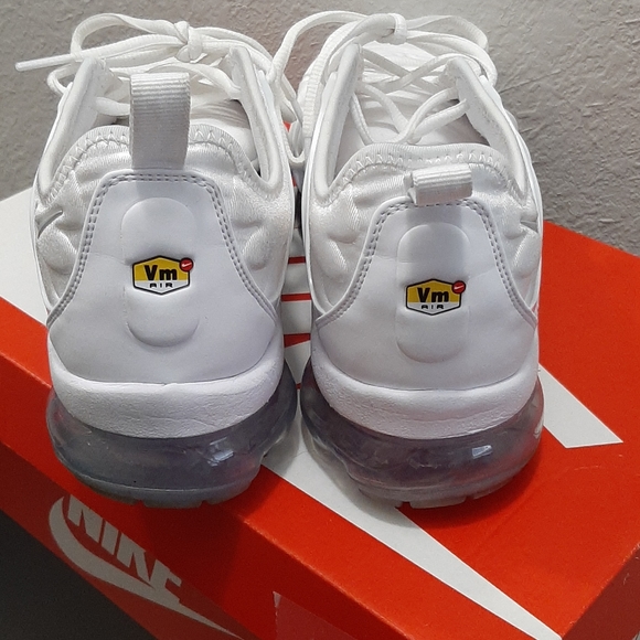 vapormax plus size 9